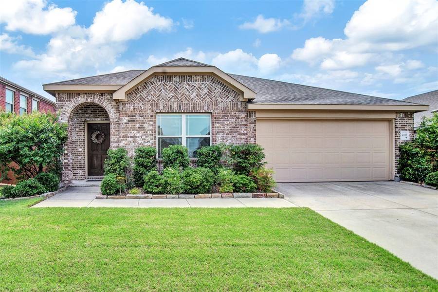 4105 Indian Paintbrush Lane, Heartland, TX 75126