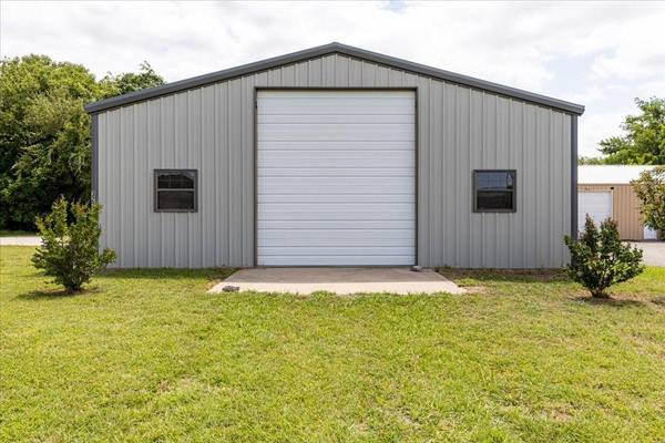 3225 Walnut Creek, Granbury, TX 76049