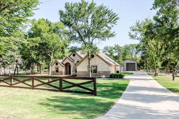 133 Sandlin Court, Springtown, TX 76082