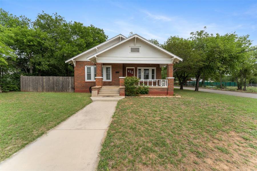 801 Avenue D, Brownwood, TX 76801