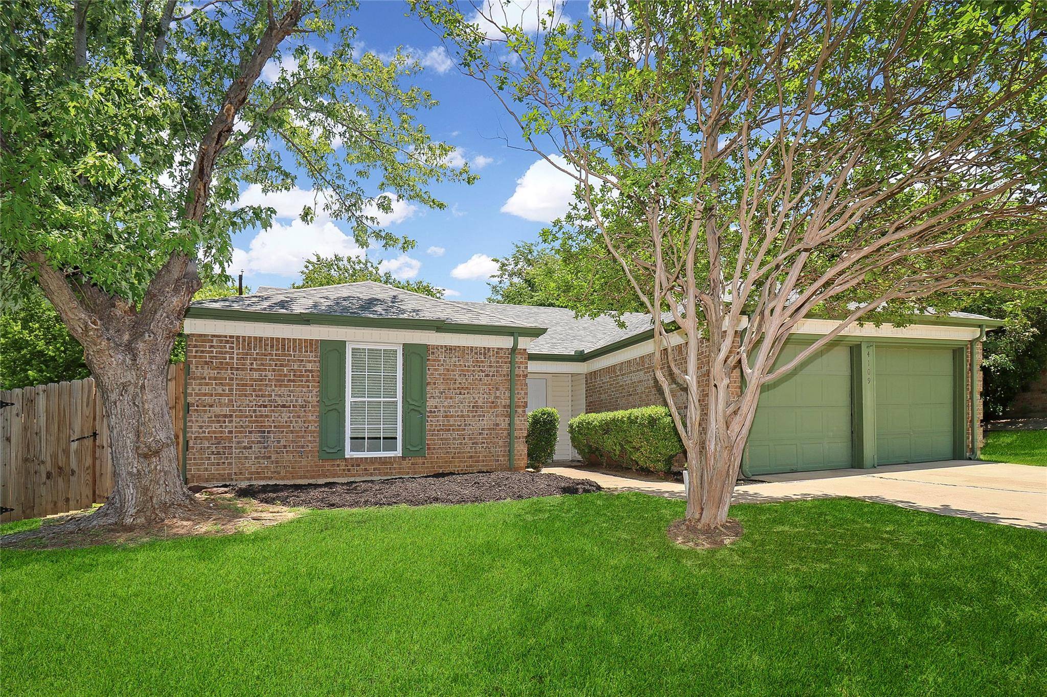 Arlington, TX 76016,4109 Briarhill Court