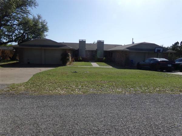 410-412 Ruckers Court,  Granbury,  TX 76049