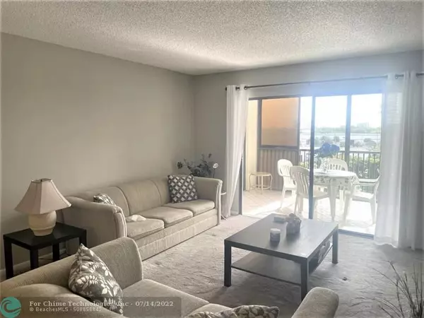 Pompano Beach, FL 33069,2202 S Cypress Bend Dr  #605