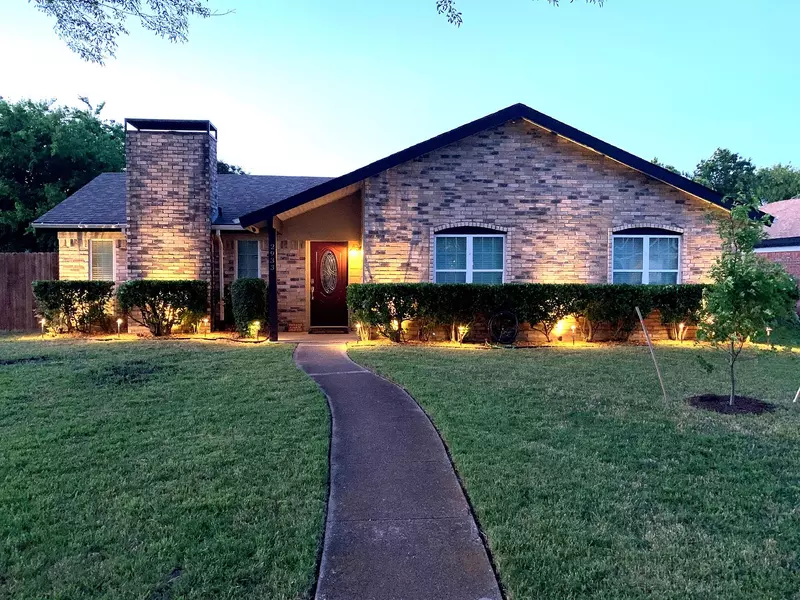 2933 Ivanridge Lane, Garland, TX 75044