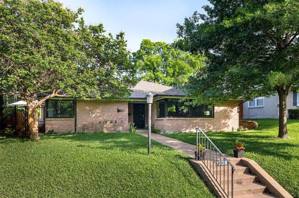 7338 Crownrich Lane, Dallas, TX 75214