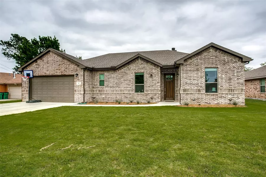 211 Runaway Bay Drive, Runaway Bay, TX 76426