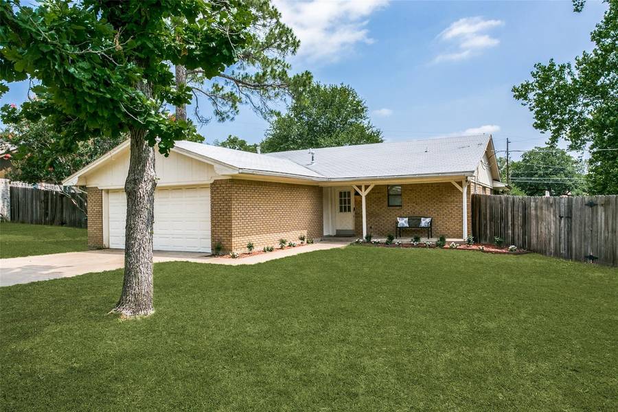 926 Harber Avenue, Grapevine, TX 76051