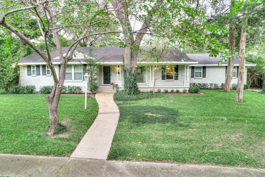 2031 Timbergrove Circle, Dallas, TX 75208