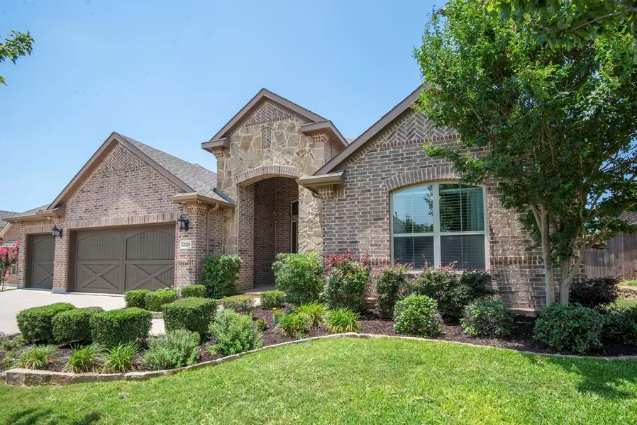 2229 Clarebrooke Drive, Grand Prairie, TX 75050