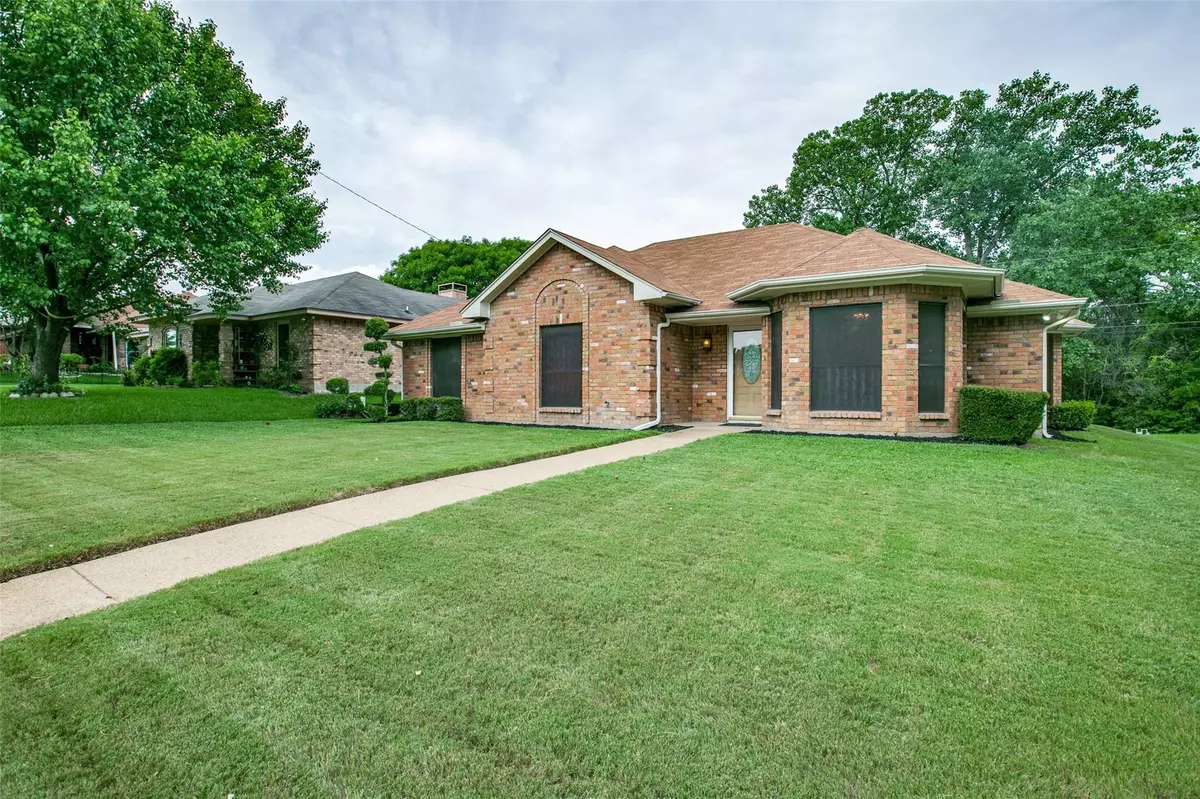 Dallas, TX 75232,7127 Woodland Terrace Drive