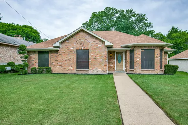 Dallas, TX 75232,7127 Woodland Terrace Drive