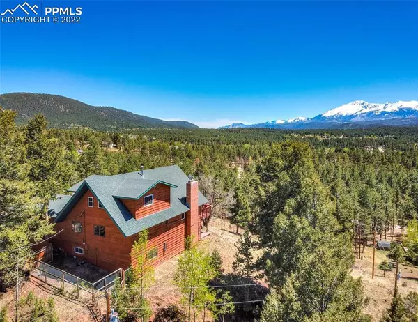 444 Ridge PL, Woodland Park, CO 80863