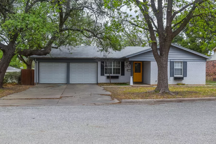 304 Moore Street, Brady, TX 76825