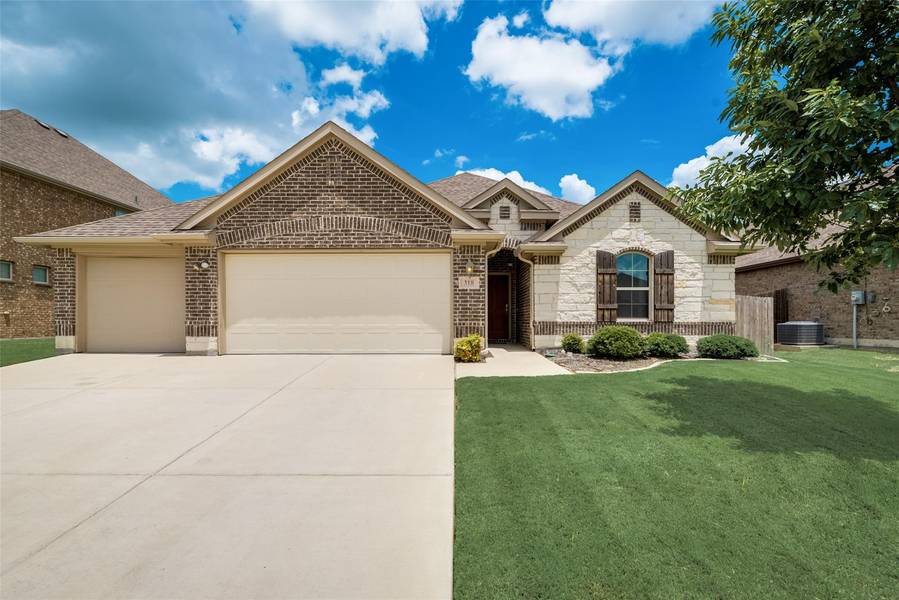 318 Acadia Lane, Forney, TX 75126