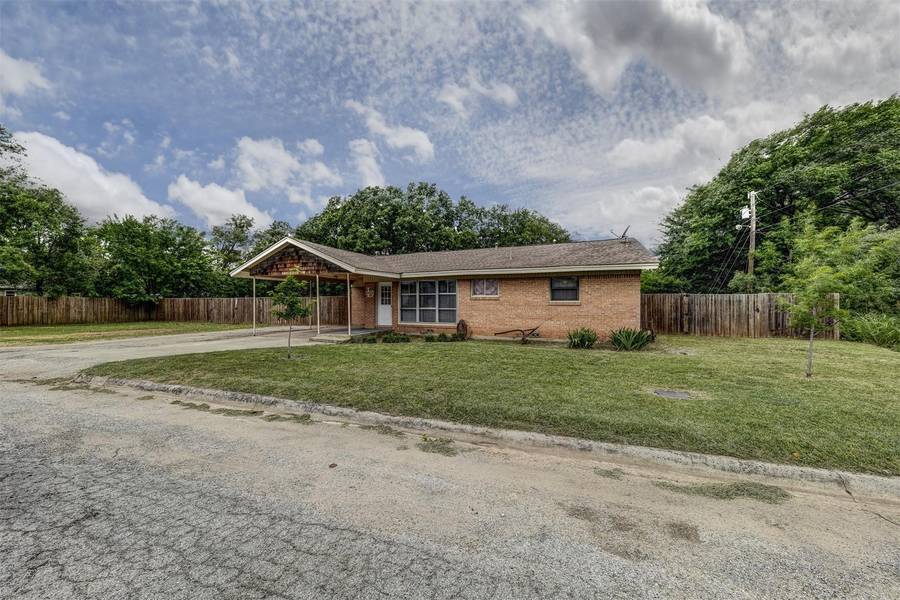 400 S Vick Street, Decatur, TX 76234