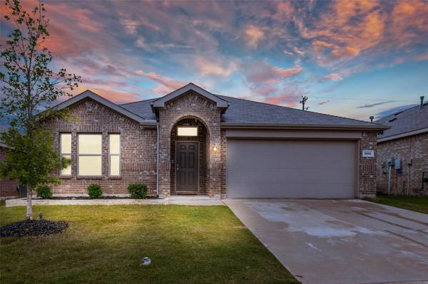 1865 Alamandine Avenue, Cross Roads, TX 76227