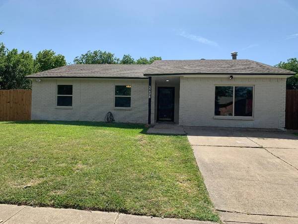 3208 Chalmette Court, Forest Hill, TX 76140