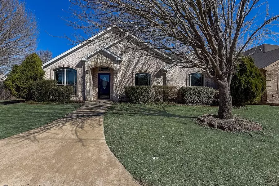 929 Norwood Lane, Lancaster, TX 75146