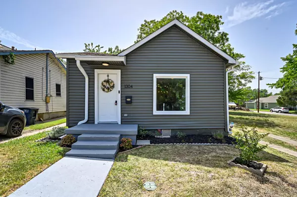 1304 Illinois Avenue,  Fort Worth,  TX 76104