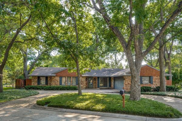 12311 Wood Manor Circle, Farmers Branch, TX 75234