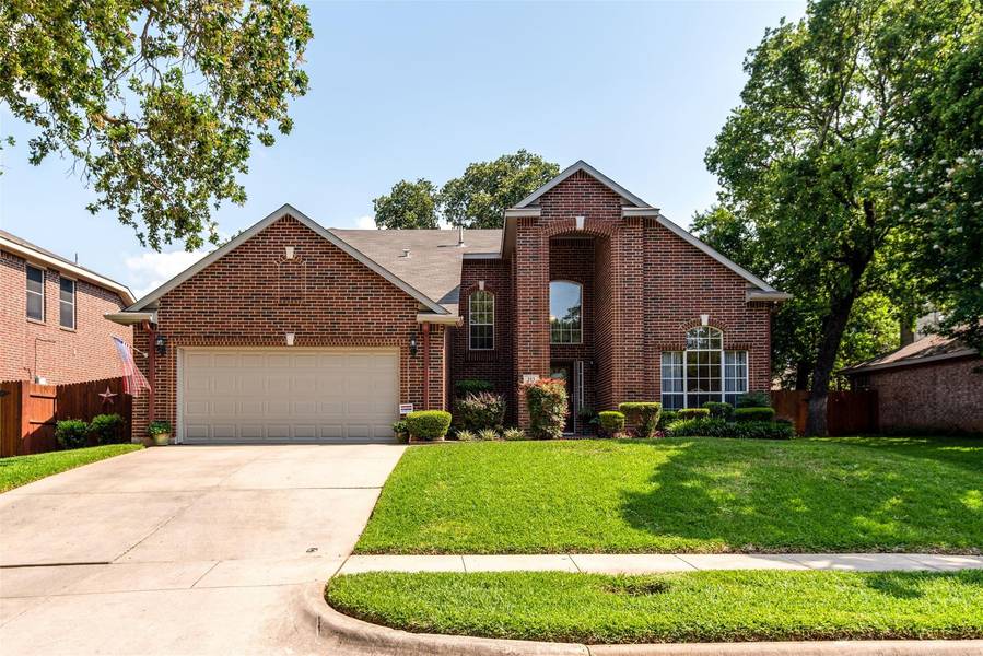 113 Herrington Drive, Mansfield, TX 76063