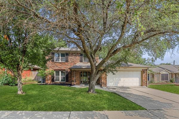 615 Mission Hills Drive, Arlington, TX 76018