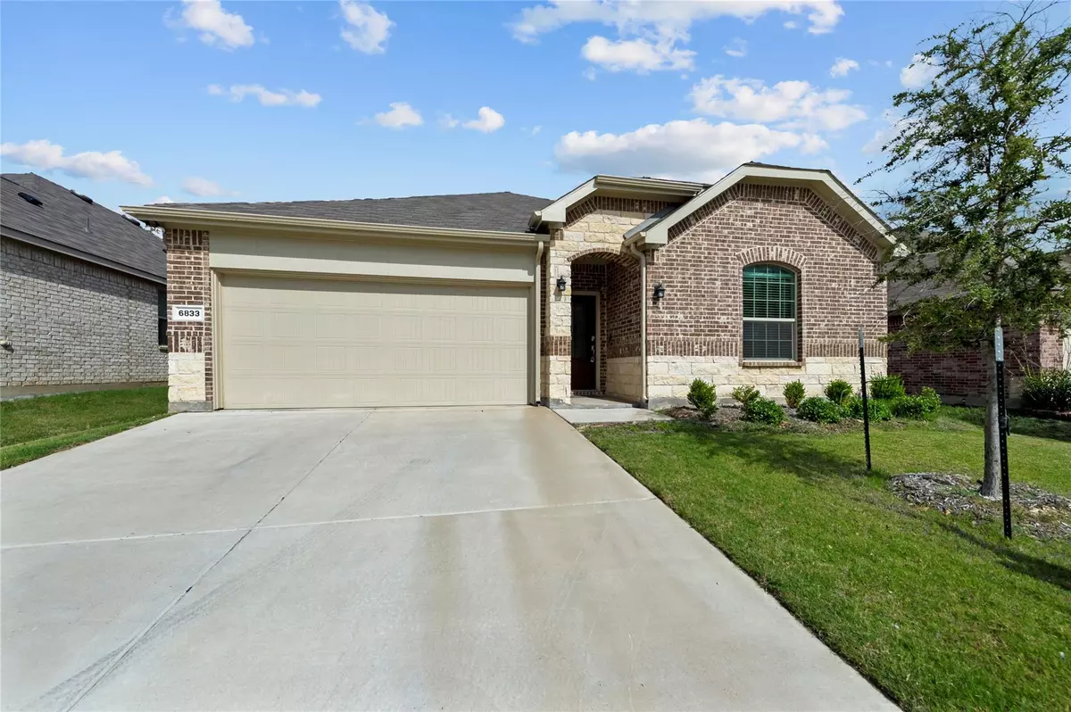 Fort Worth, TX 76179,6833 Waterloo Lane