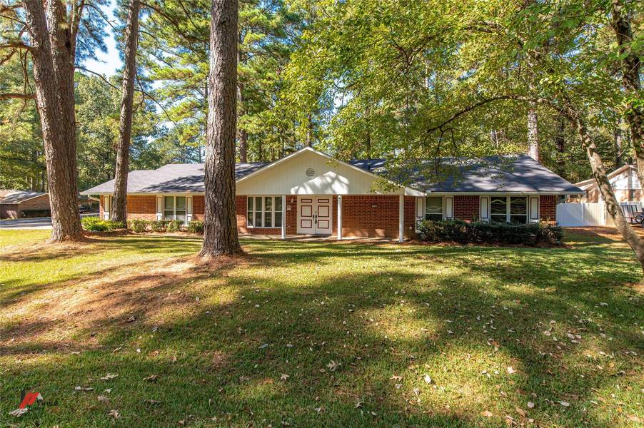 508 Whispering Pine Circle, Haughton, LA 71037