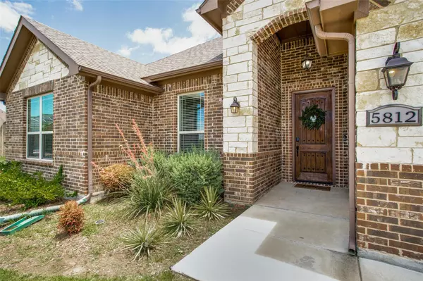 Dallas, TX 75249,5812 Foxglove Lane