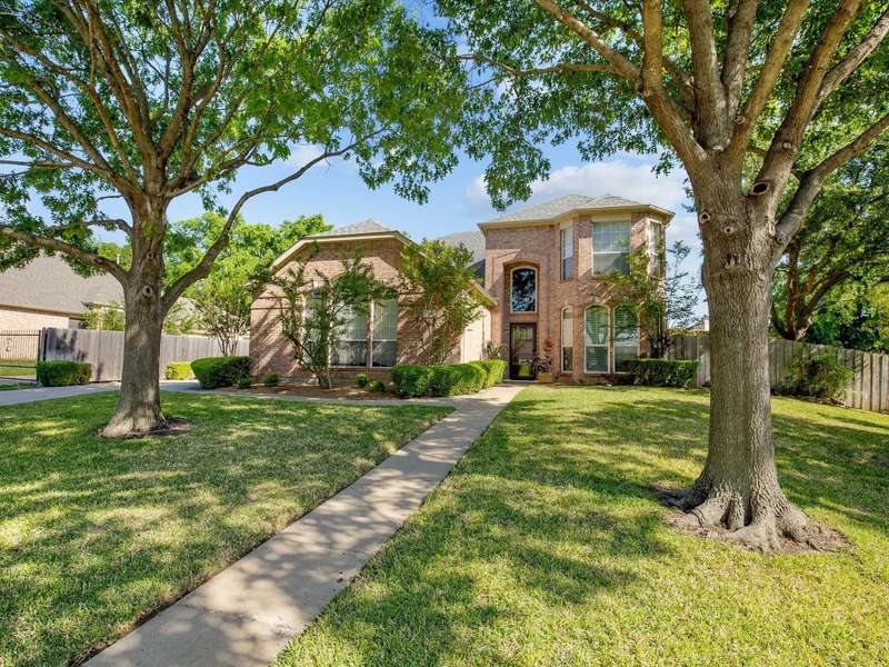 700 Saint Matthew Drive, Mansfield, TX 76063