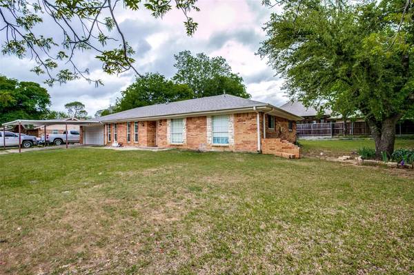 103 N Clearwater Drive, Highland Village, TX 75077