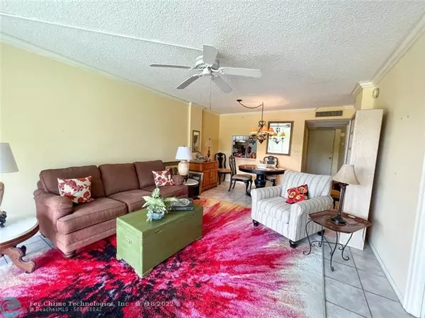 Oakland Park, FL 33309,115 Royal Park Dr  #2C