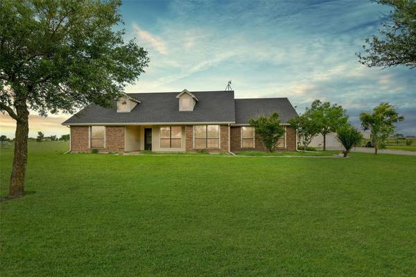 111 Harli Drive, Trenton, TX 75490