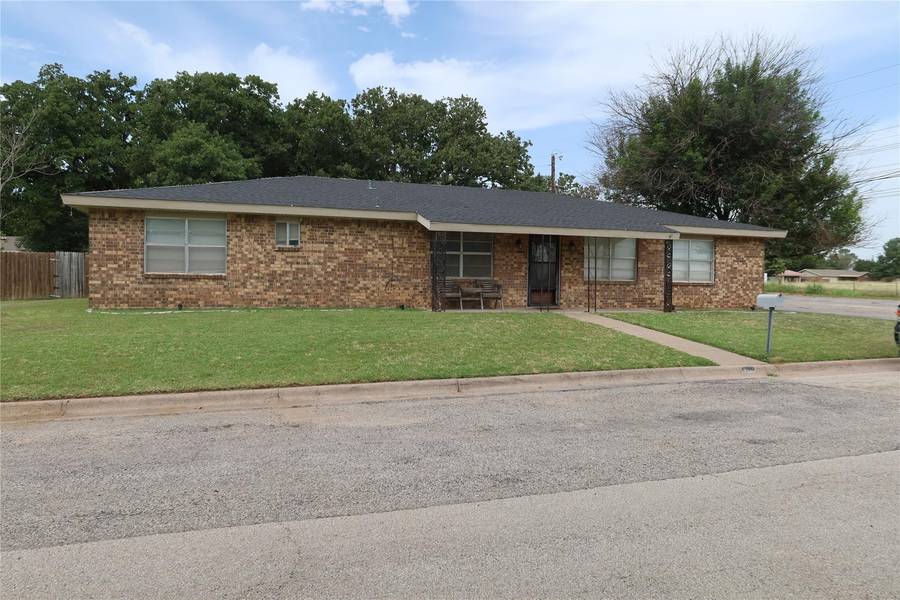 1210 Miller Street, Bowie, TX 76230