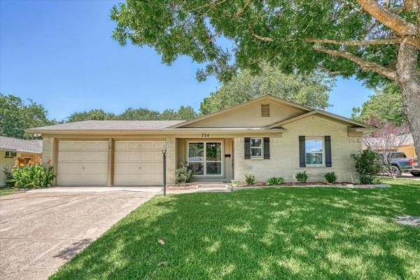 724 Terryland Drive, Richardson, TX 75080