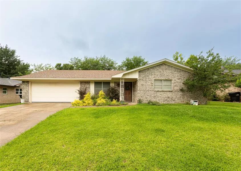 519 Dean Drive, Denison, TX 75020