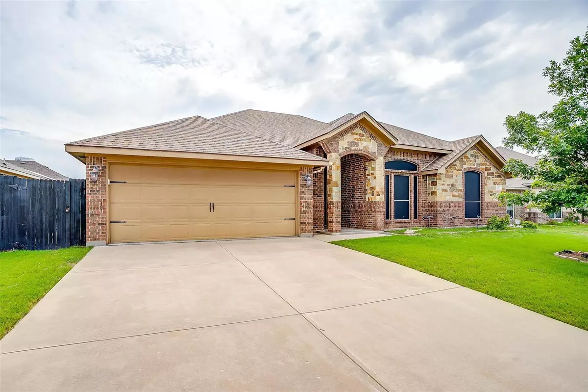 Burleson, TX 76028,612 Jeffdale Drive