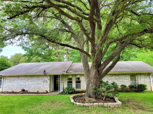 216 Mockingbird Lane,  Gilmer,  TX 75645