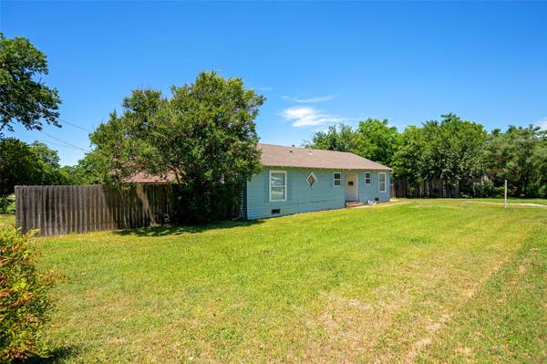 312 Orange Avenue, Farmersville, TX 75442