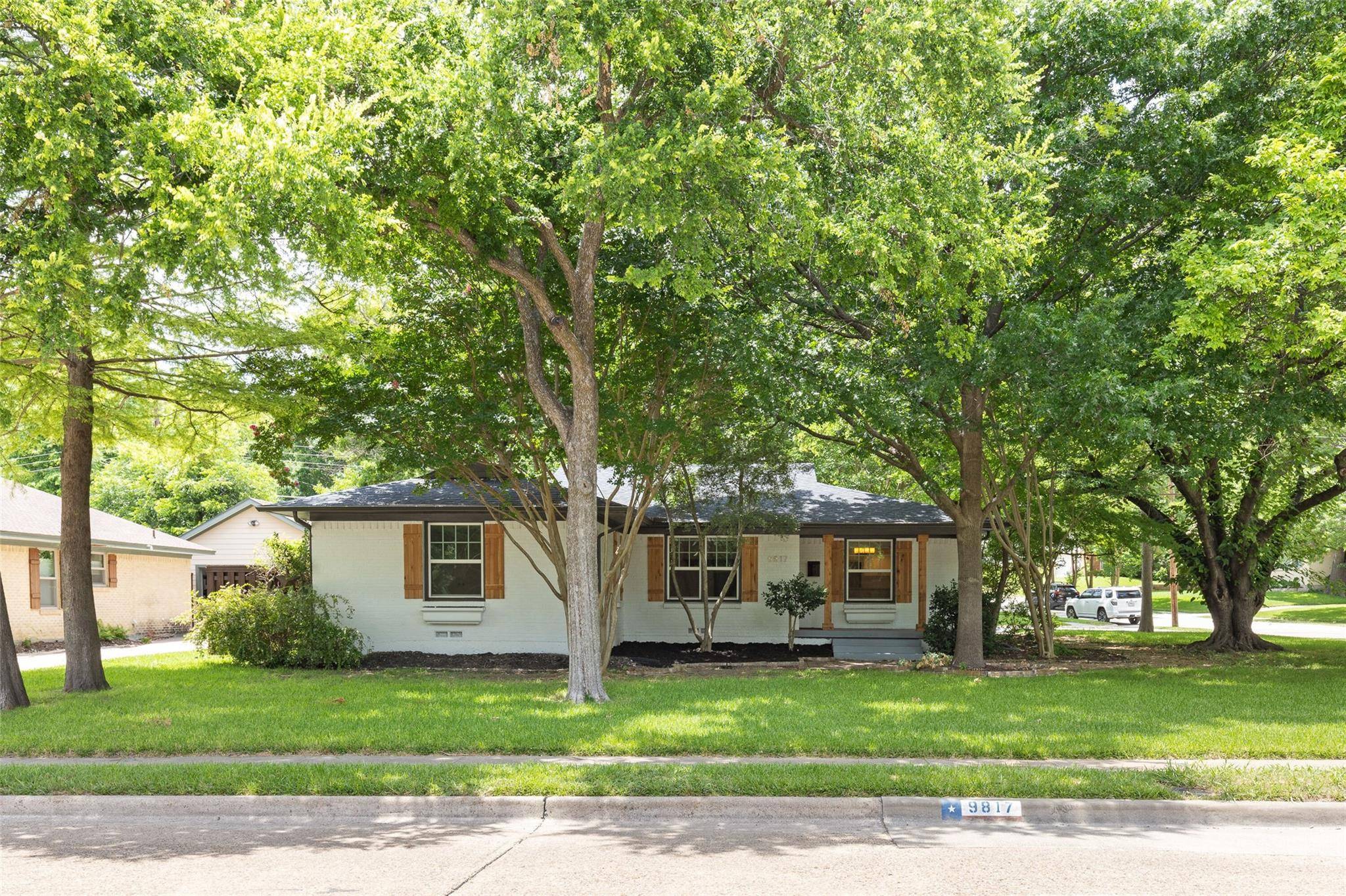 9817 E Lake Highlands Drive, Dallas, TX 75218