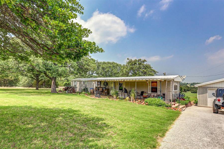 911 New Hope Road, Boyd, TX 76023