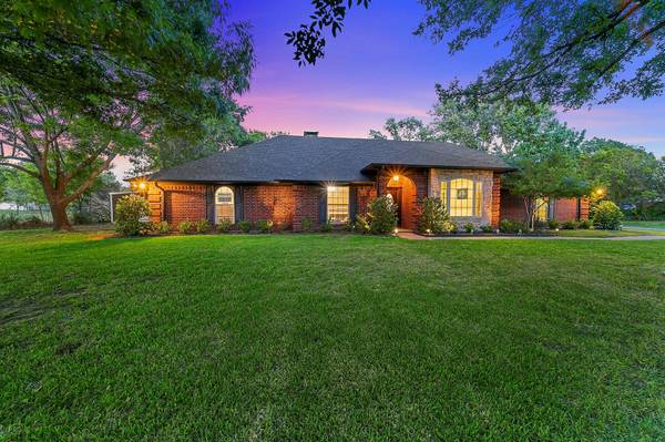 2011 Carriage Estates Road, Sherman, TX 75092