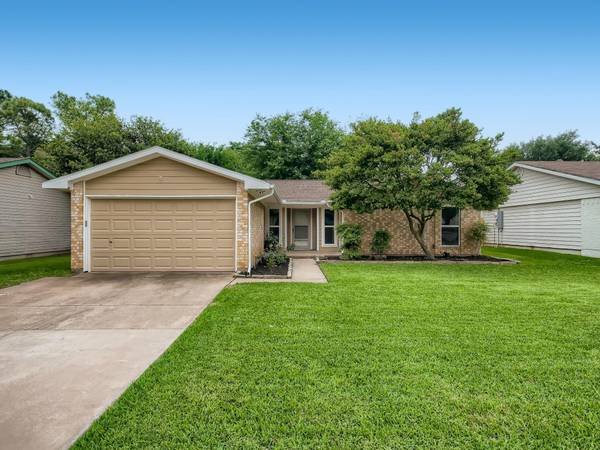 307 W Ash Lane, Euless, TX 76039