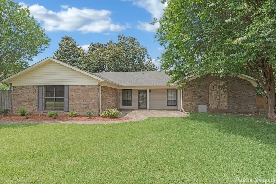 303 Walnut Circle, Bossier City, LA 71111