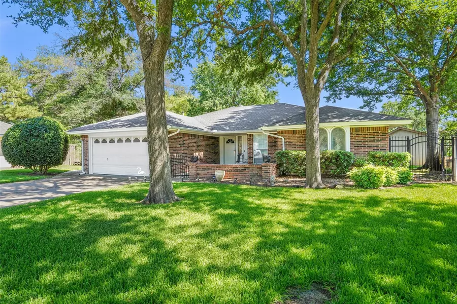 1010 Hickory Court, Mansfield, TX 76063