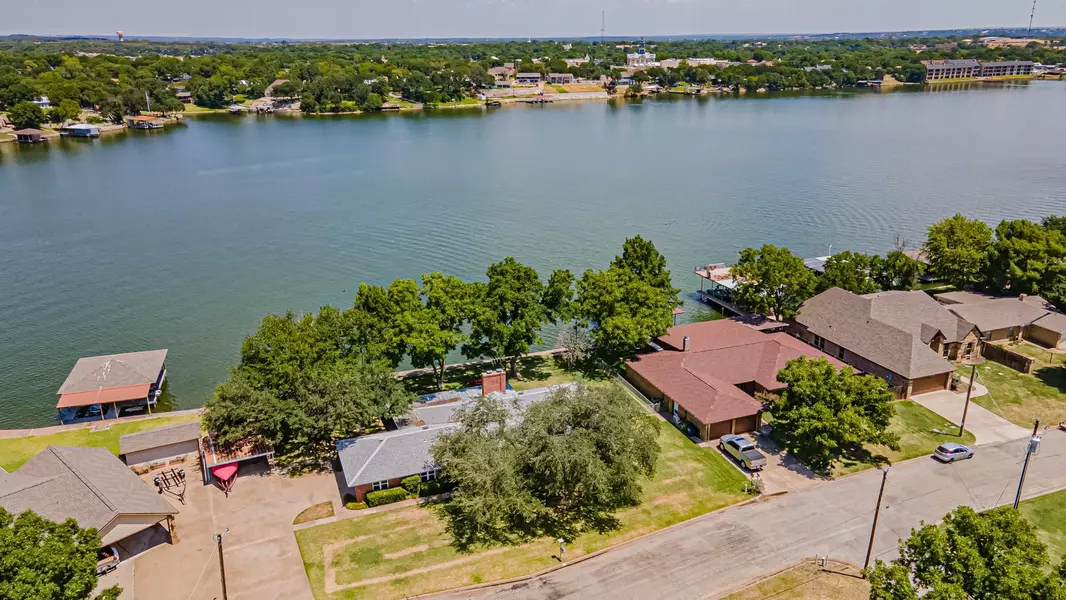 106 Bahama Court, Granbury, TX 76048