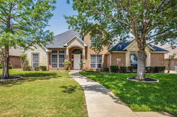 13855 E Riviera Drive, Fort Worth, TX 76028