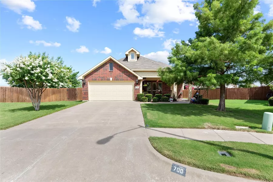 700 Glenview Drive, Mansfield, TX 76063