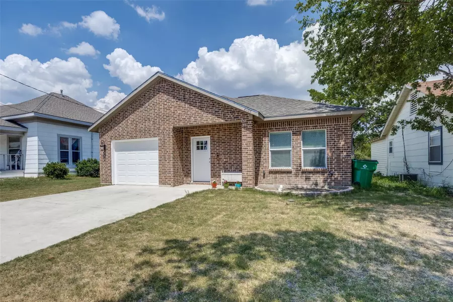 4105 Moulton Street, Greenville, TX 75401