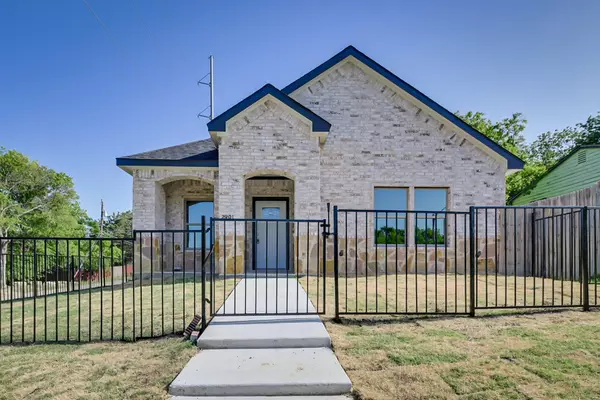 2901 Avenue M, Fort Worth, TX 76105